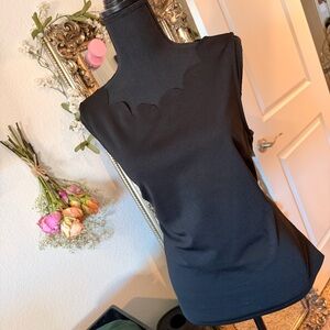 Elegant Black Scalloped Neckline Sleeveless Top